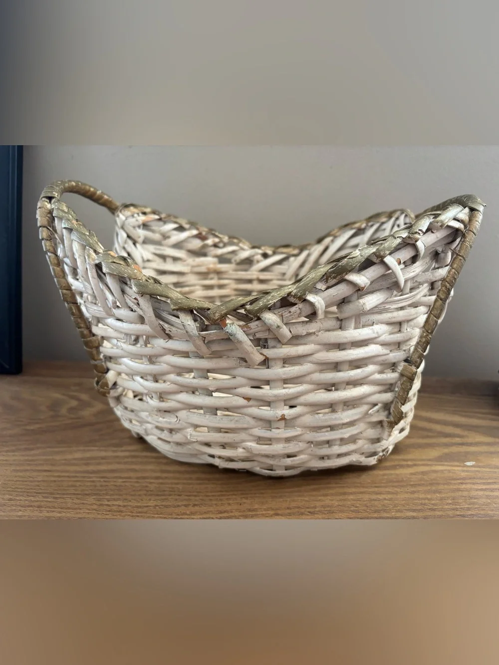 Vintage Handwoven Oval White Basket Gold Trim 12”x9”